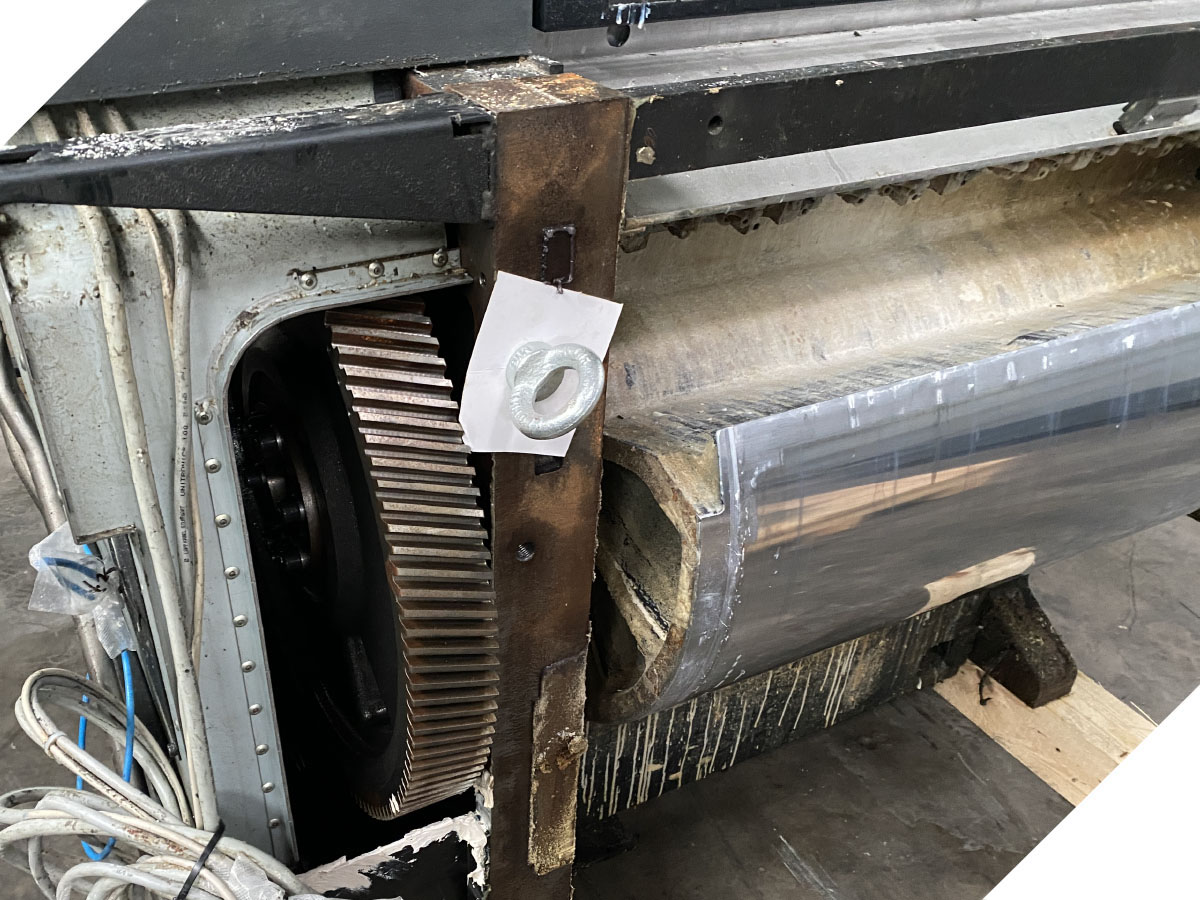 The result of poor cleaning of the print unit of a machine with dry ice