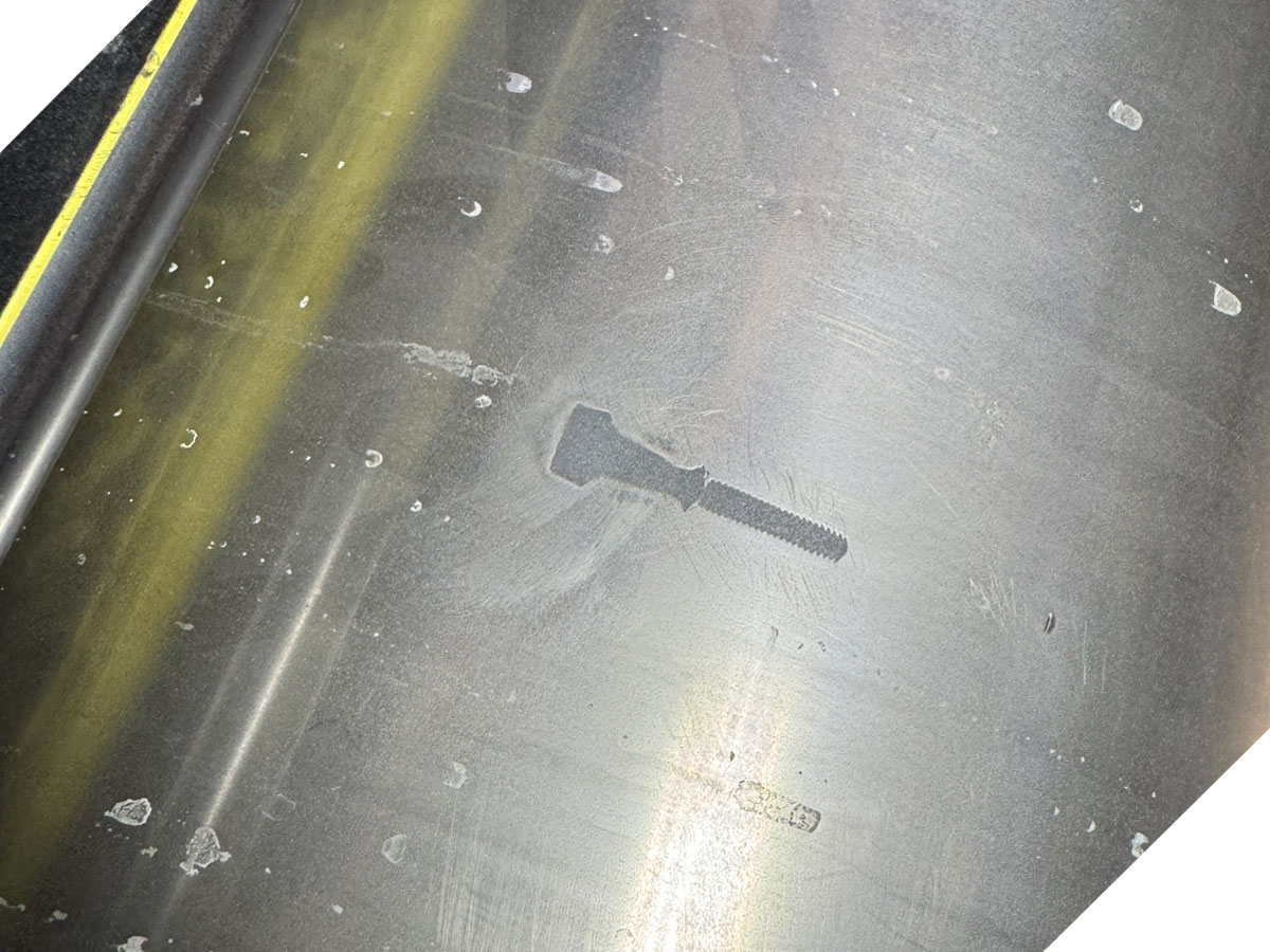 Damage to the printing cylinder is covered with glue, which may fall off and cause problems.